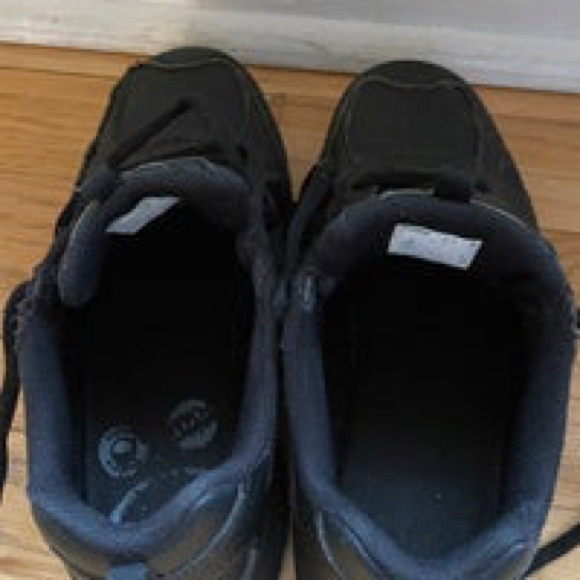 Stride Rite: Uniform Sneaker/Shoe Size 2w - Picture 6 of 8